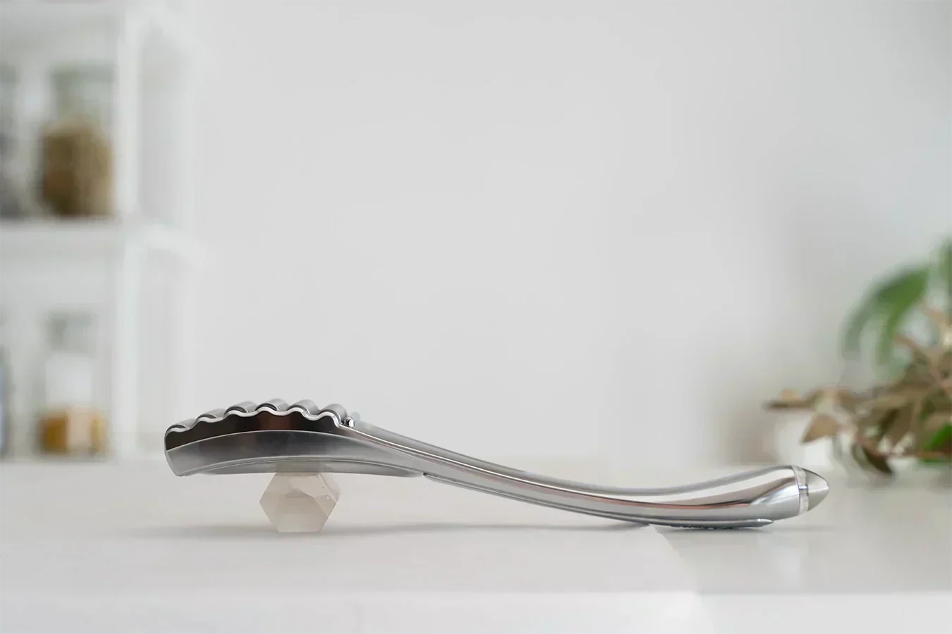 The Slim Cera Plus+ is the easiest beauty roller to use. – Bijo; Paris
