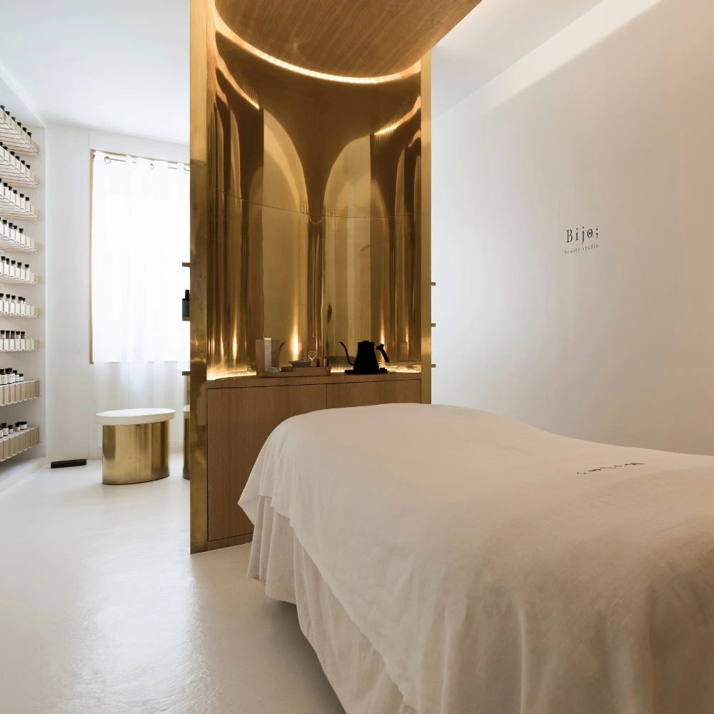 Bijo; Signature au salon EN