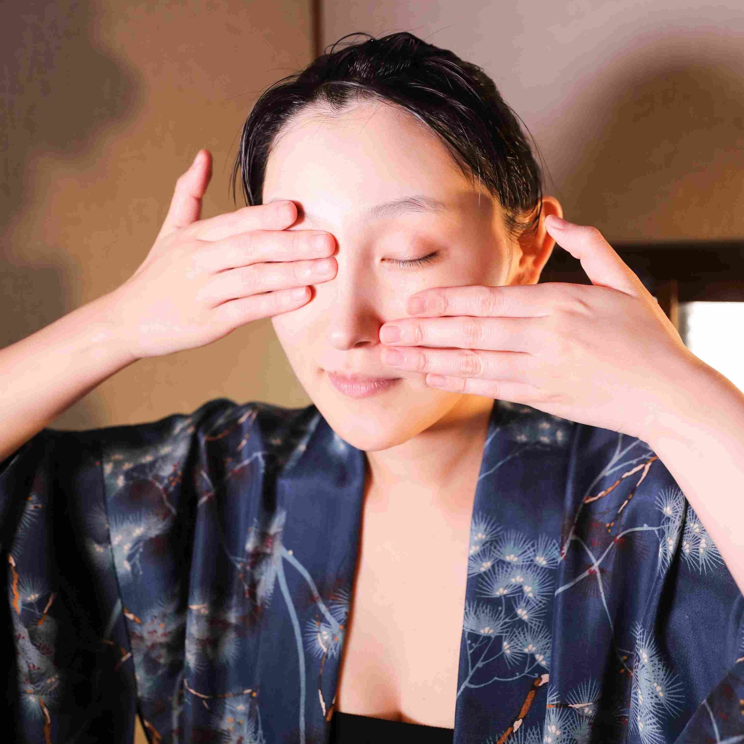 Le Hand Press : l’Art japonais d’activer la peau avec les mains