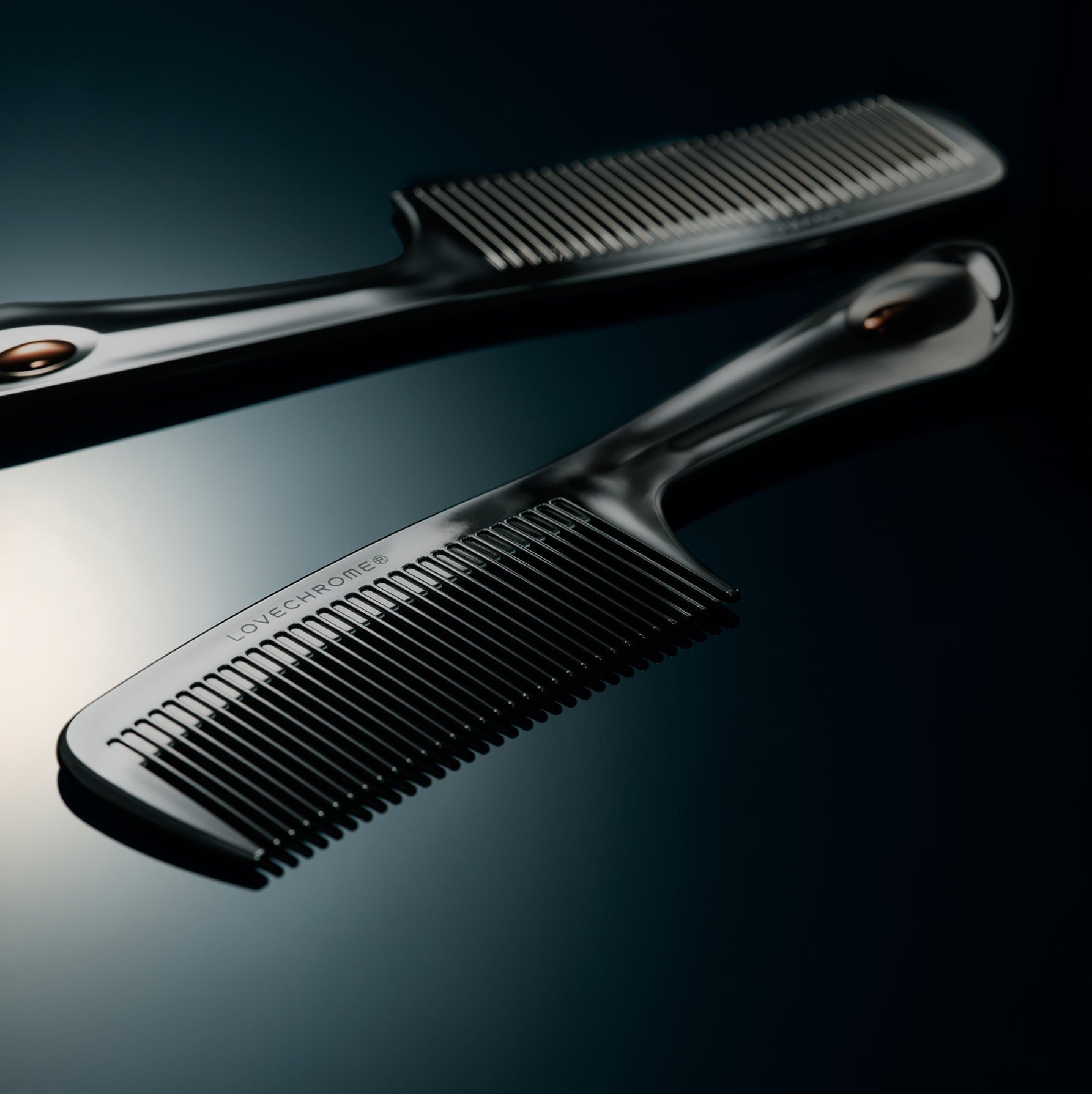 Love Chrome: the Japanese comb that enhances your hair – Bijo; Paris