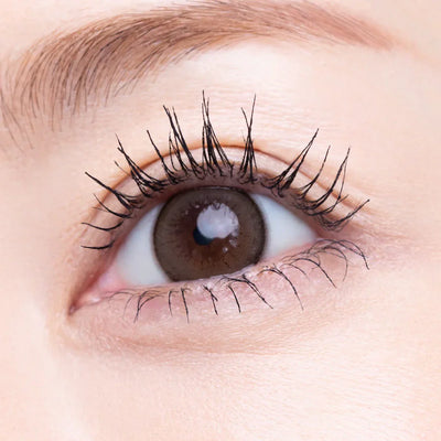 Mascara tube : le secret japonais pour des cils nets toute la journée