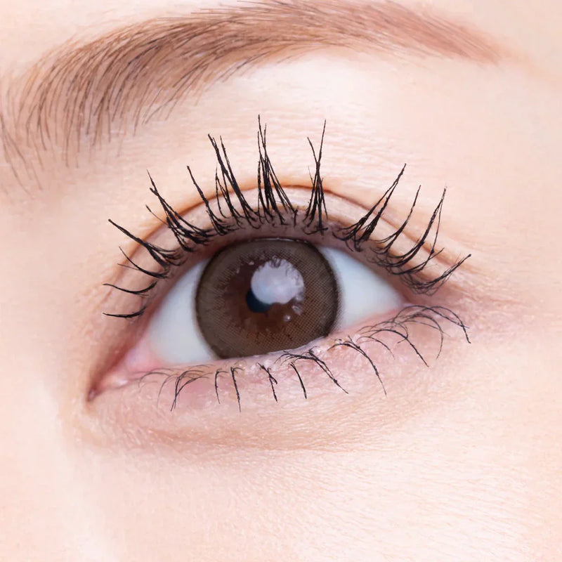 Mascara tube : le secret japonais pour des cils nets toute la journée