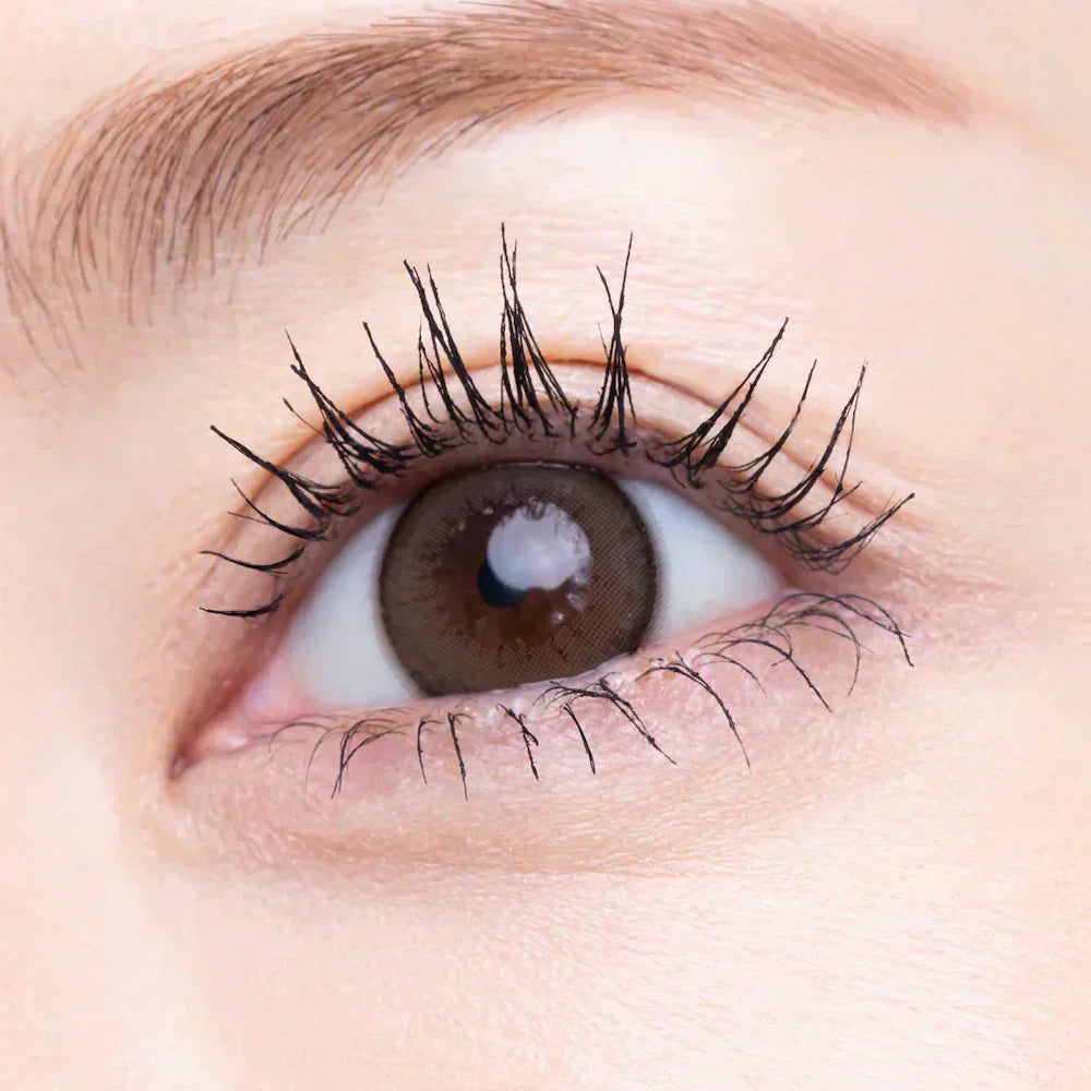 Mascara tube : le secret japonais pour des cils nets toute la journée