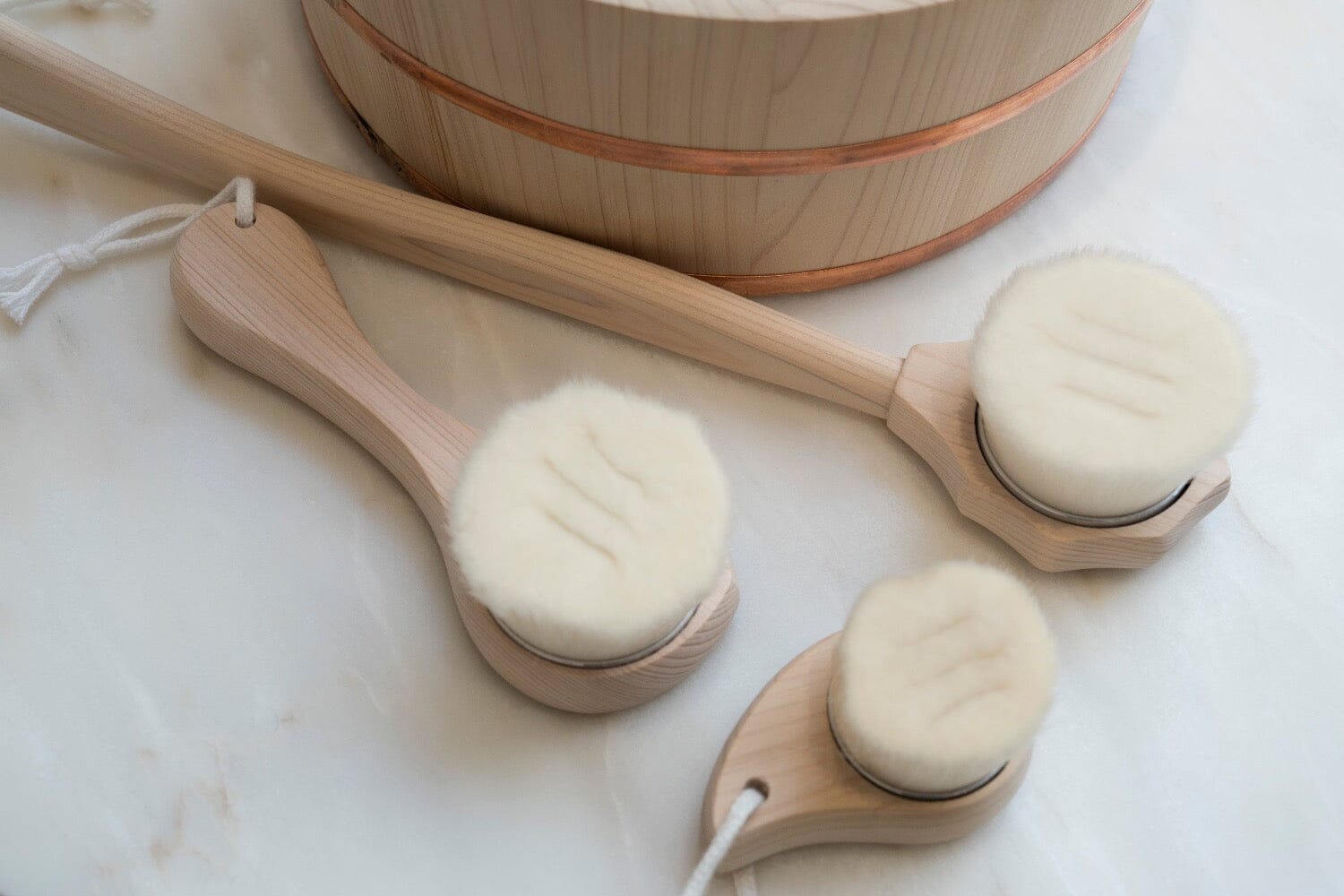 ALTY x Bijo; longue brosse nettoyante pour le corps Bijo; Paris