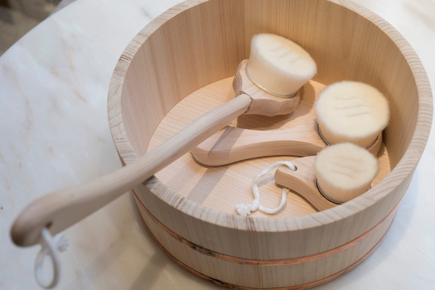 ALTY x Bijo; petite brosse nettoyante pour le corps Bijo; Paris