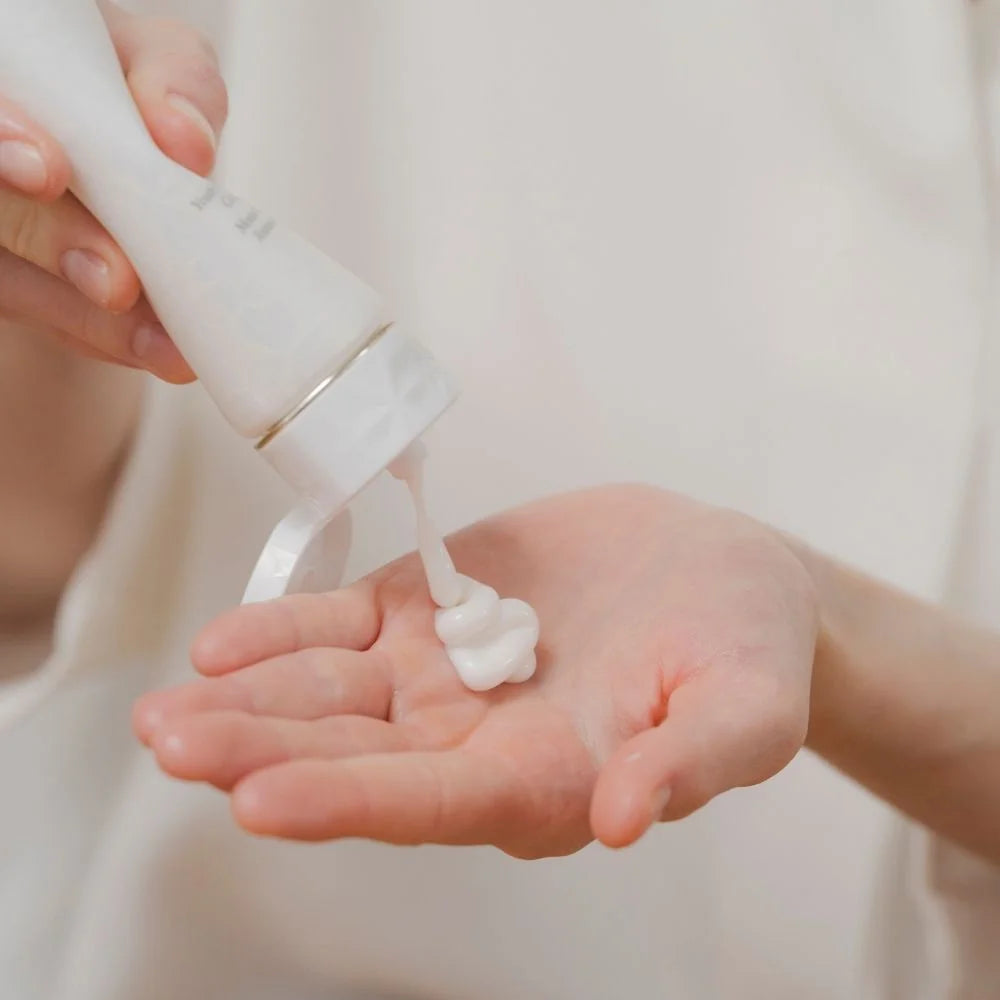 DECORTE AQ Soin Absolu Youth and Radiance Cleansing Foam 165ml