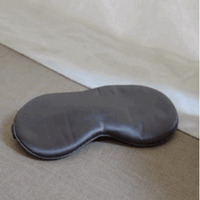 Masque de nuit en soie bleu ciel Bijo; Paris